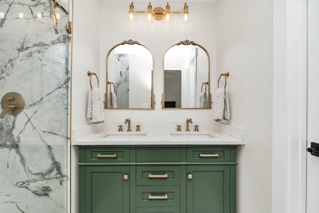 Bathroom remodeling in Lakewood, CA